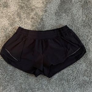 Lululemon Hotty Hot 2.5” Shorts